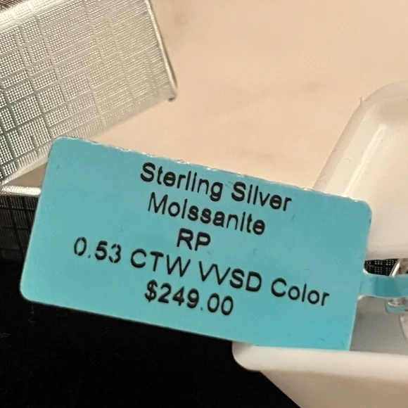 Moissanite 925 Sterling Silver Huggie Earrings 0.53 CTW VVSD (NWT) - Picture 4 of 10